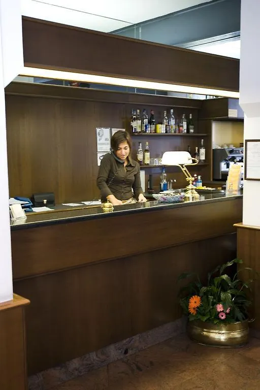 Hotel Catalani E Madrid Milan