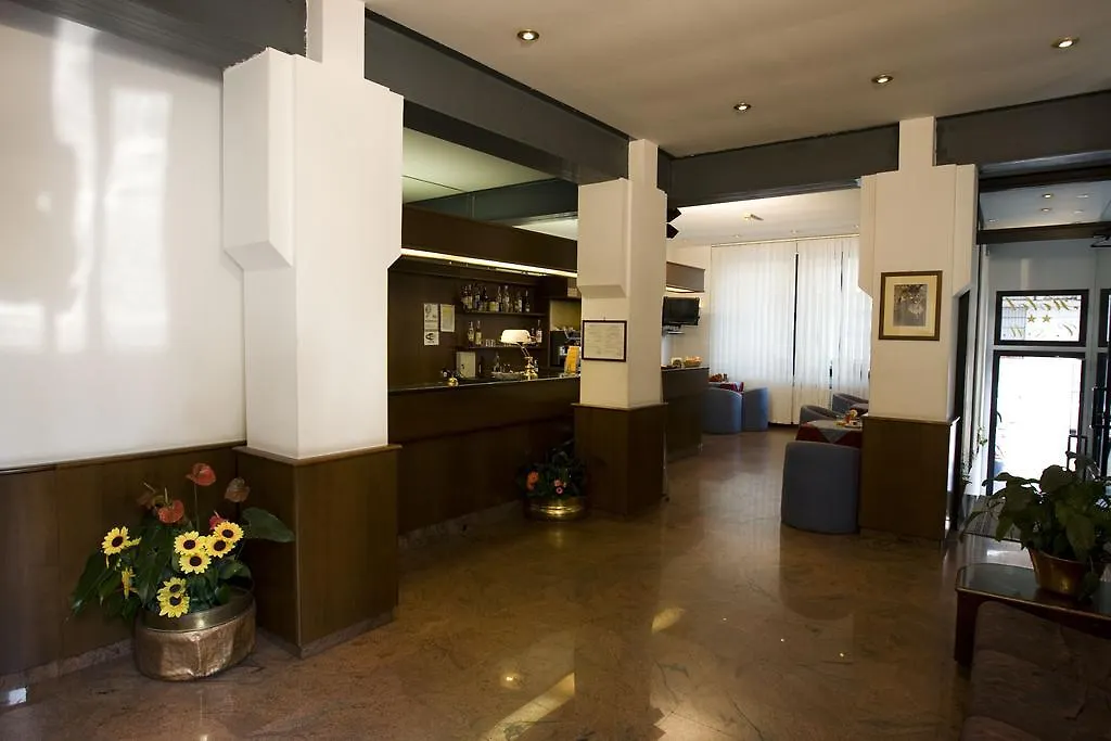 Hotel Catalani E Madrid Milan Italie