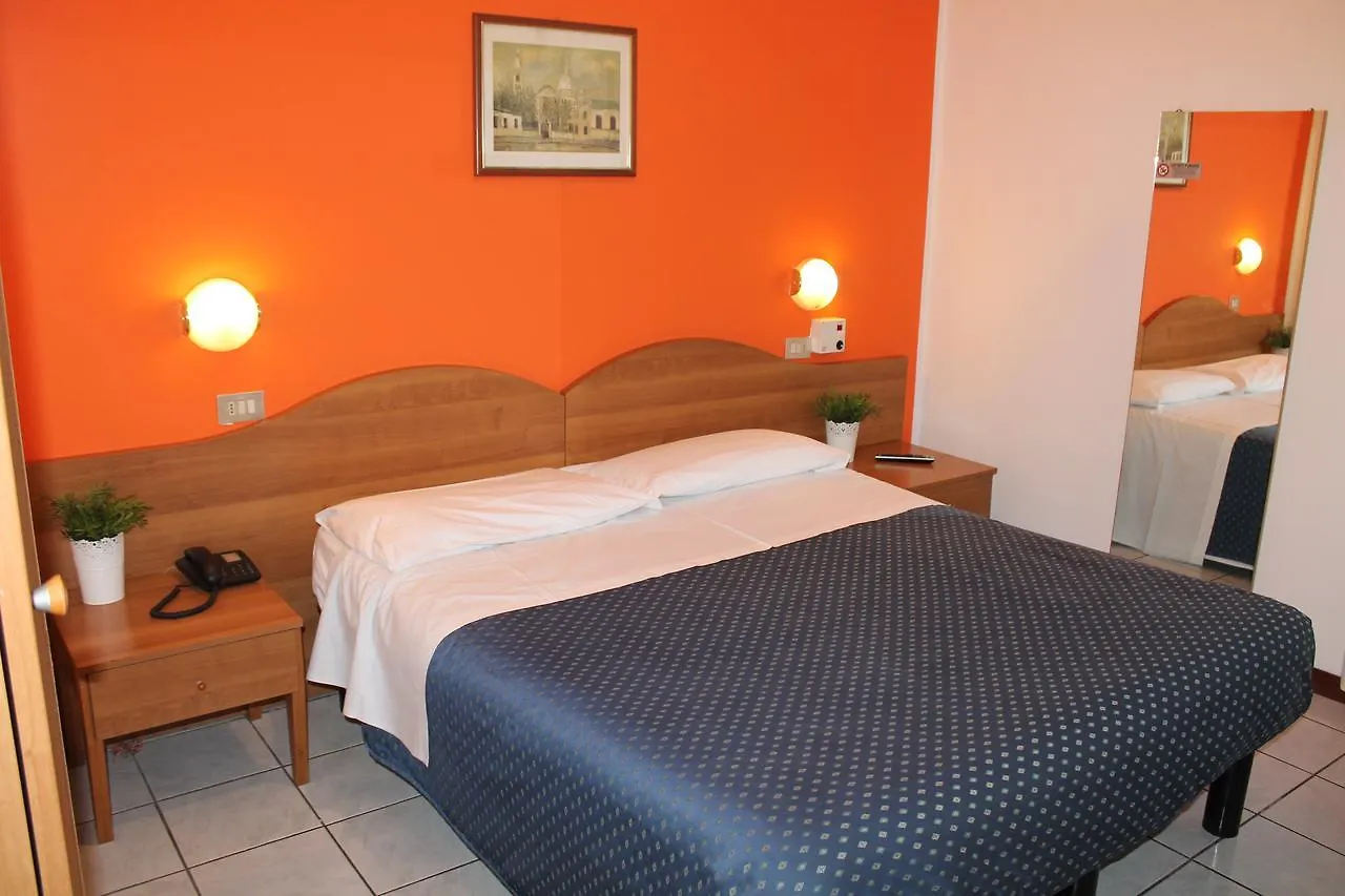 Hotel Catalani E Madrid Mailand 2*,  Italien