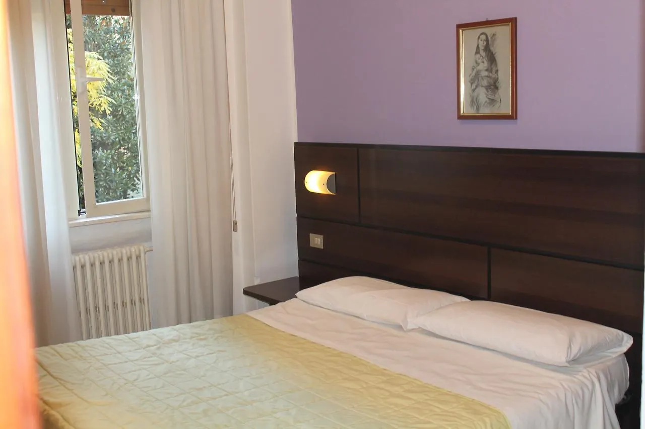 Hotel Catalani E Madrid Mailand 2*,