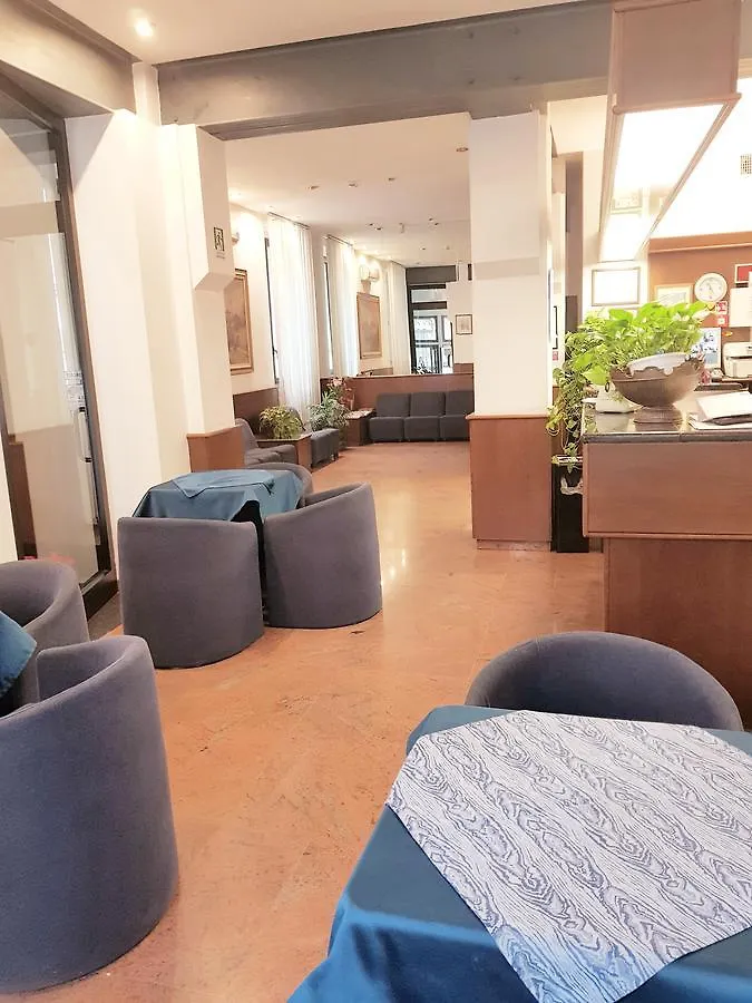 Hotel Catalani E Madrid Mailand Italien