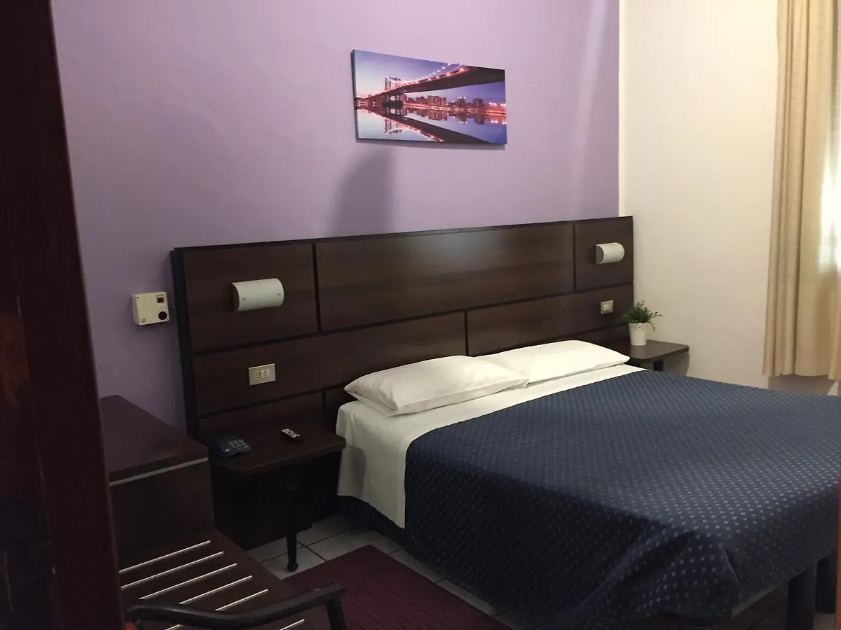 Hotel Catalani E Madrid Mailand Italien