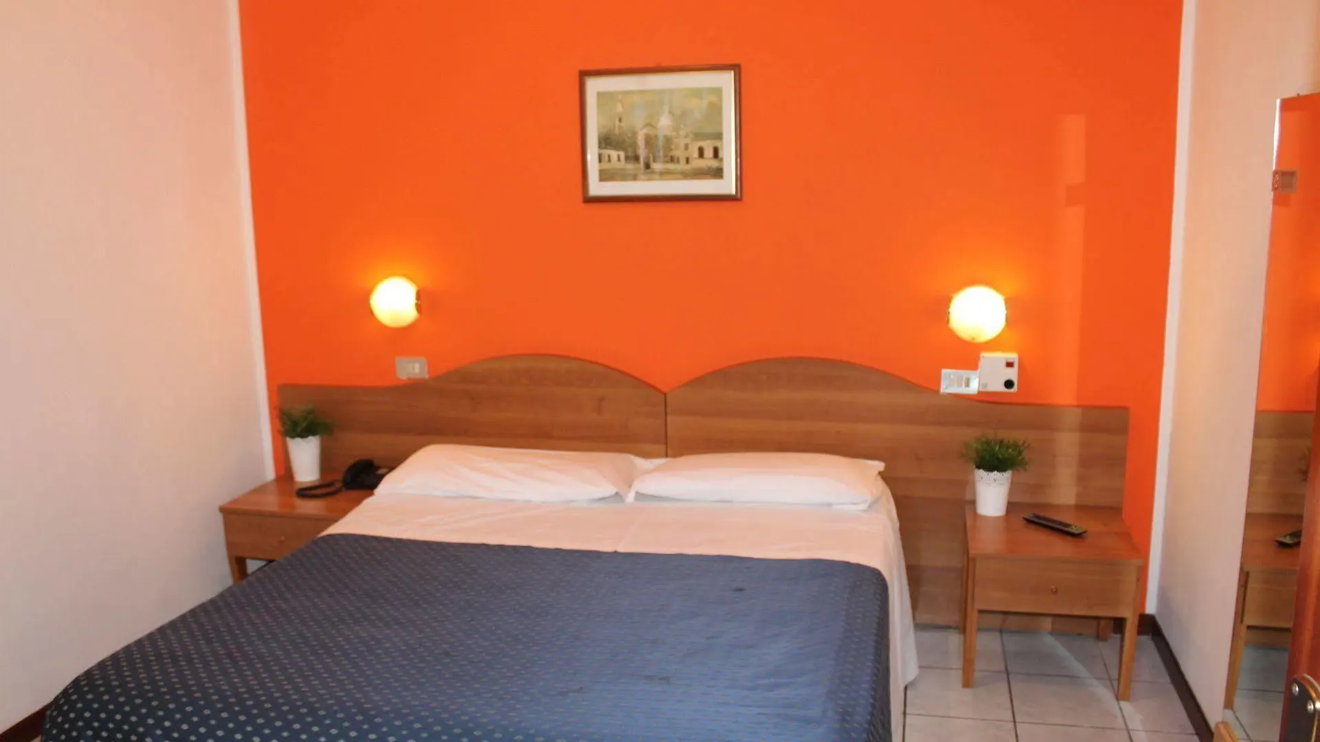 Hotel Catalani E Madrid Milan 2*,  Italy