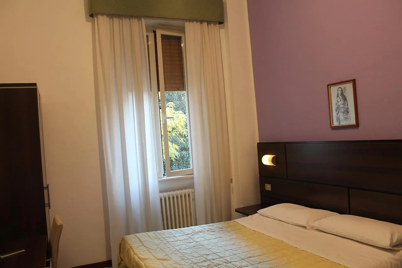 מילאנו Hotel Catalani E Madrid